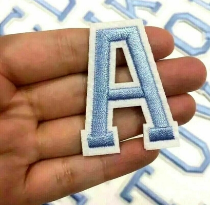Письмо сини младенца вышитое латает алфавит ткани Twill ретро для одежд
