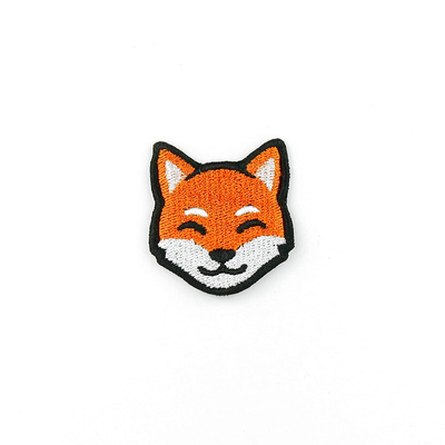 Милый маленький утюг Fox животный на заплате значка Merrow заплат вышитой границей